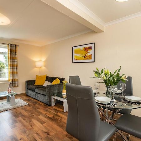 Taylor House Contractors Welcome Off Street Parking For Vans Durham Zewnętrze zdjęcie
